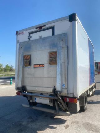 Camión Nissan ATLEON