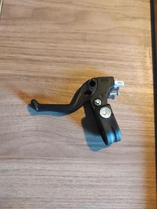 Leva freno bici nera, bambini. Freno destro.
