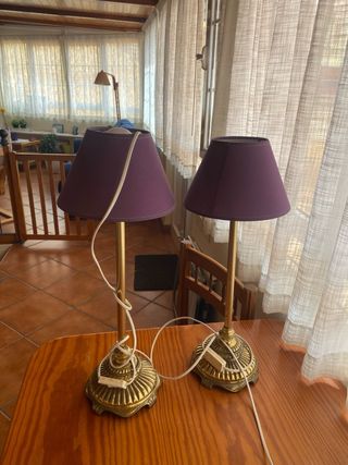 2 Lámparas de Mesa Doradas y Moradas