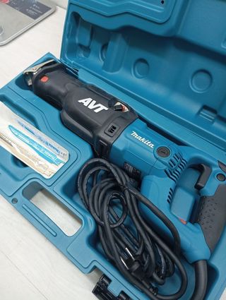 Sierra sable Makita 1510W AVT