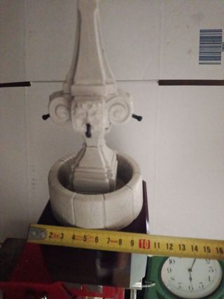 Preciosa fuente de cuatro caños