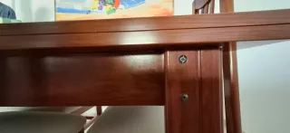 Mesa comedor cerezo y 6 sillas tapizadas.