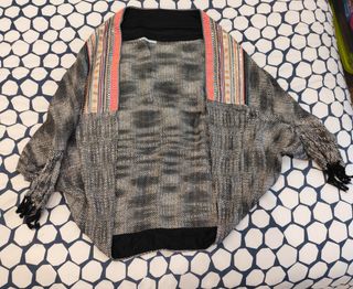 Cárdigan Gris y Multicolor