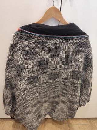 Cárdigan Gris y Multicolor