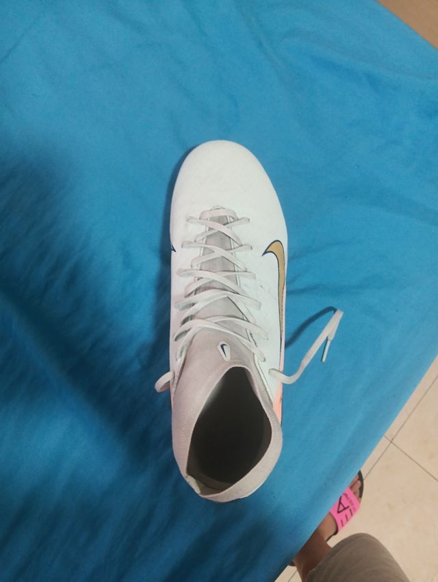 Botas de fútbol Nike césped