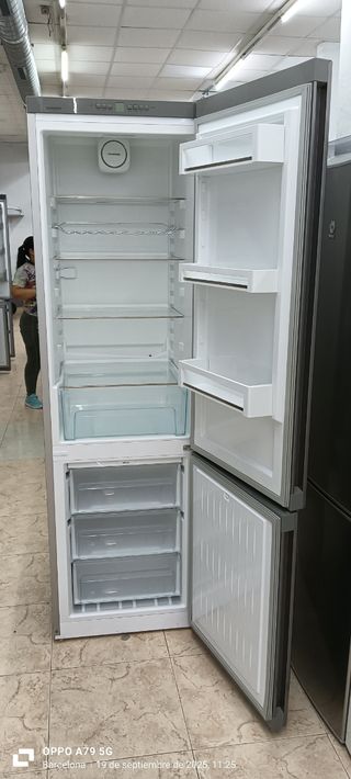 NEVERA COMBI LIEBHERR NO FROST ENERGÍA A+