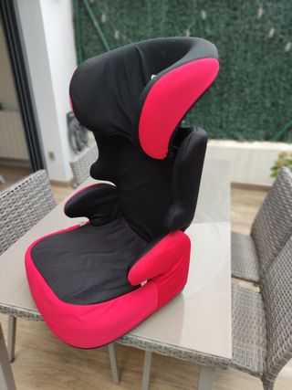 Silla de coche Nania para niños
Cadireta de cotxe 