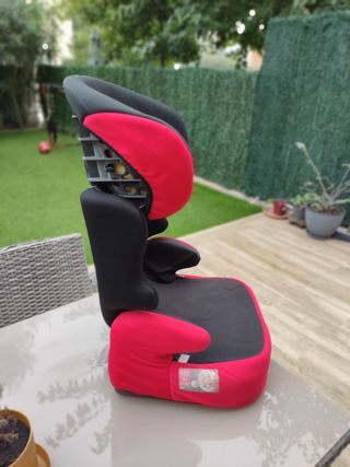Silla de coche Nania para niños
Cadireta de cotxe 