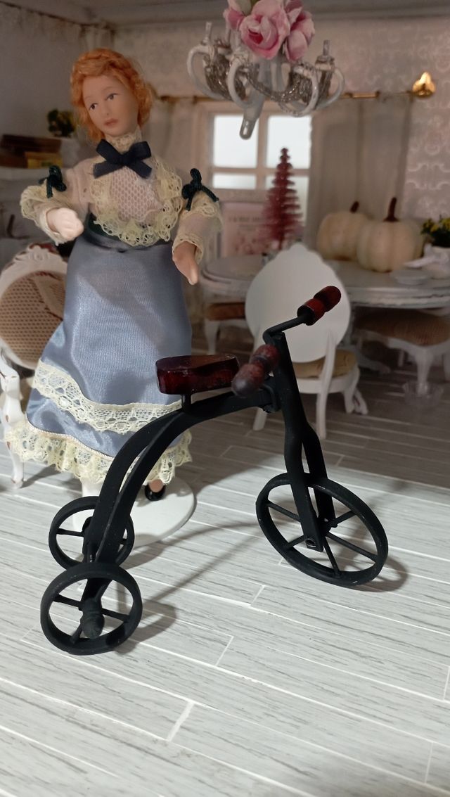 Triciclo per bambole scala 1:12