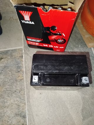Batería de Moto Yuasa YTX12-BS Moto AGM
