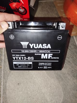 Batería de Moto Yuasa YTX12-BS Moto AGM
