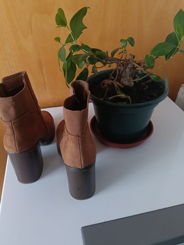 Botas de tacón marrones