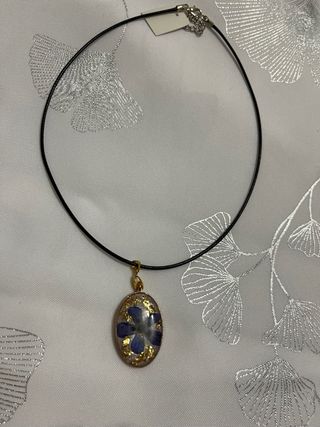 Colgante flor natural y pan de oro