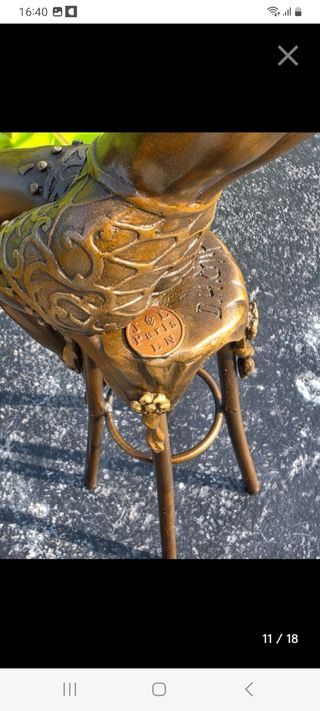 Figura de bronce bailarina