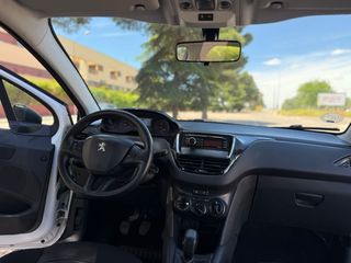 Peugeot 208 2014