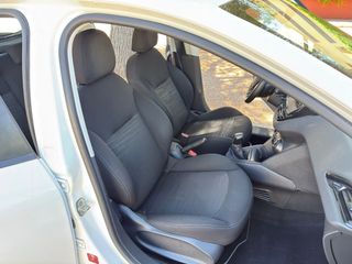 Peugeot 208 2014