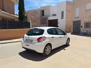 Peugeot 208 2014
