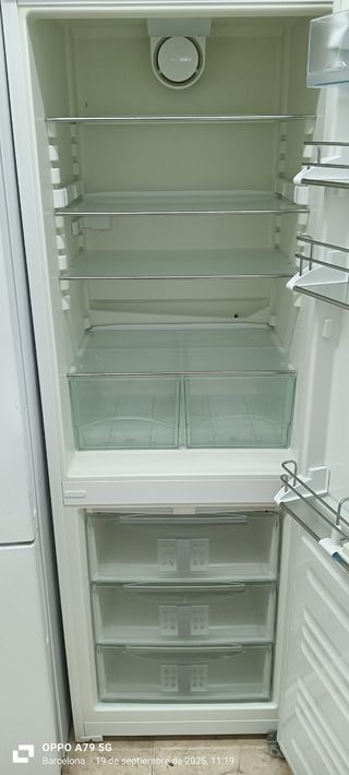 NEVERA COMBI LIEBHERR NO FROST ENERGÍA A+