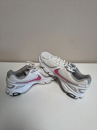 Zapatillas Nike Mujer Blancas y Rosas talla 41