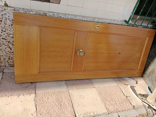Puerta exterior de madera