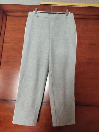 Pantalón gris Zara