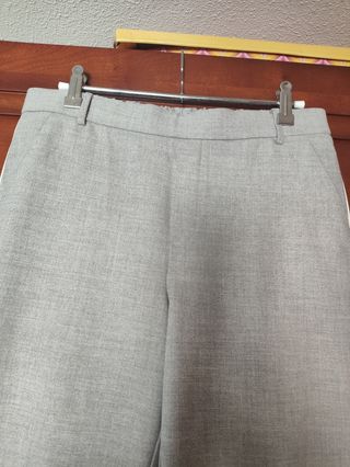 Pantalón gris Zara