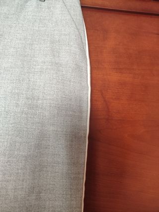 Pantalón gris Zara