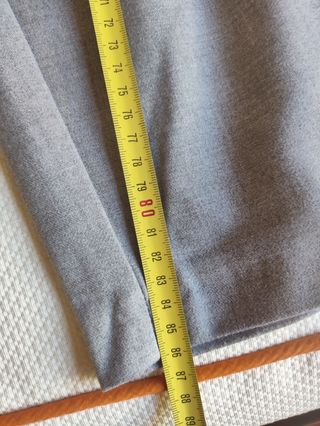 Pantalón gris Zara