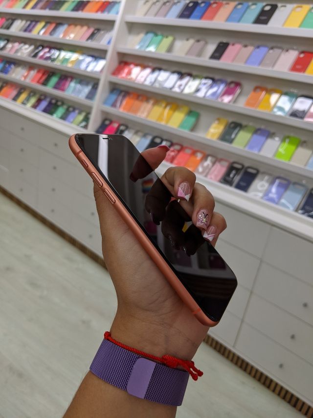iPhone XR 64GB Naranja Semi Nuevo