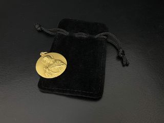 medalla oro 18k