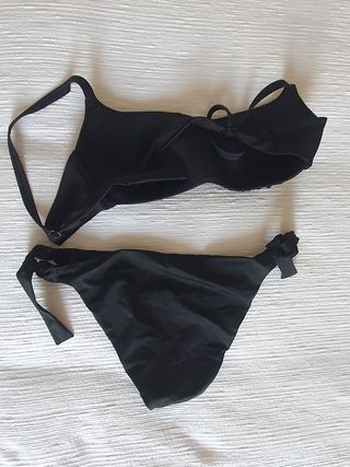Bikini Calzedonia negro y plateado con  lentejuela