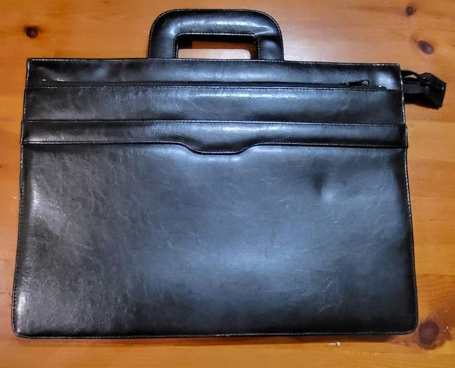 Portadocumentos de Piel Negro