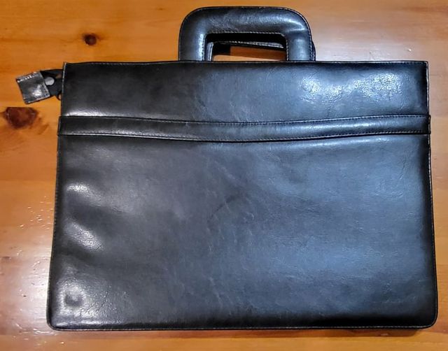 Portadocumentos de Piel Negro