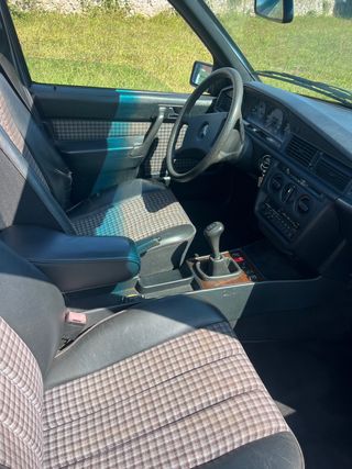 Mercedes-Benz 190 2.5 turbo  1990