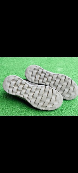 Botas de montaña negras