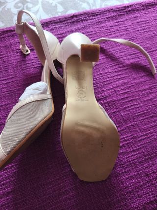 Zapatos LODI Beige y Dorado Talla 38