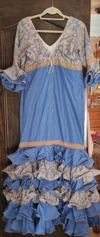 Traje de flamenca beige y azul XL