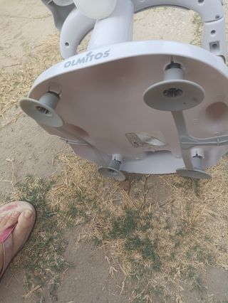 Asiento de baño para bebé con juguetes