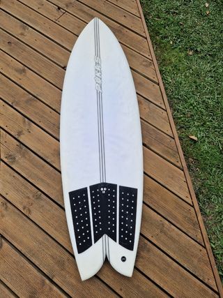 Tabla Surf Pukas Wombi Fish 5'7 Epoxy