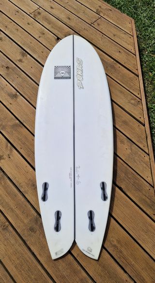 Tabla Surf Pukas Wombi Fish 5'7 Epoxy