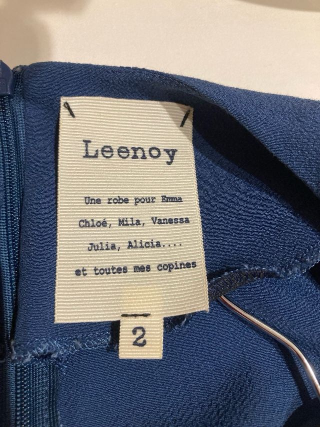 Vestido azul con volantes