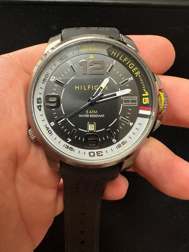 Reloj Tommy Hilfiger Negro y Plateado