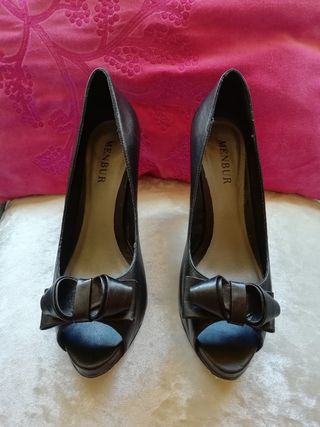 Zapatos Menbur de Piel con Lazo Negro