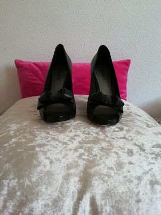 Zapatos Menbur de Piel con Lazo Negro
