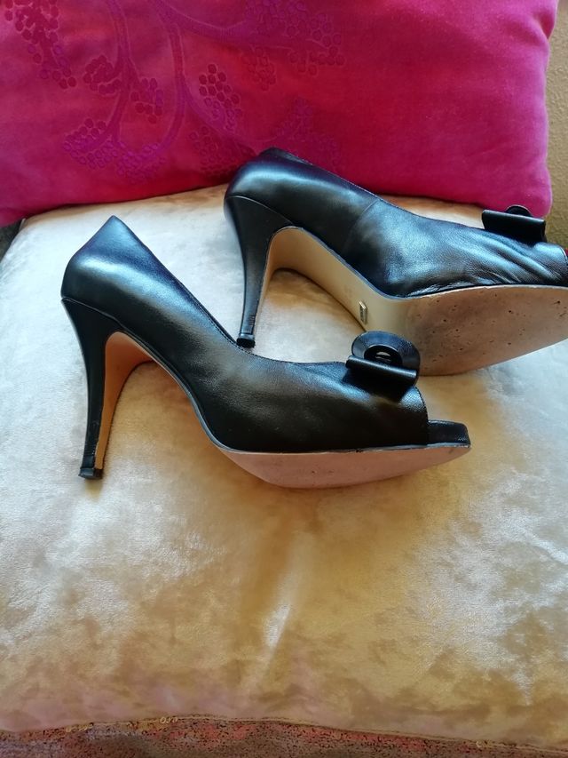 Scarpe Menbur in pelle con nastro nero