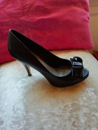 Zapatos Menbur de Piel con Lazo Negro