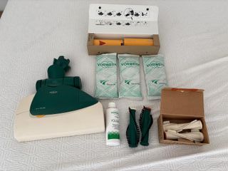 Battitappeto Vorwerk Folletto EB350 con Accessori