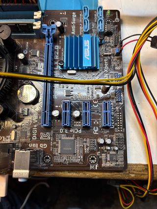 Placa Base ASUS P8H61-M LX R2.0 + Intel i3