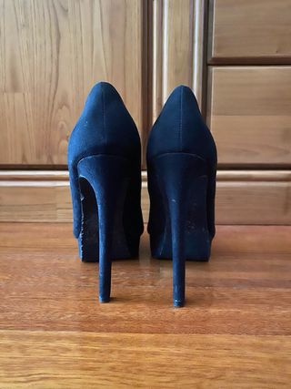 Zapatos de tacón negros