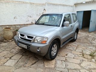 Mitsubishi Montero 2005